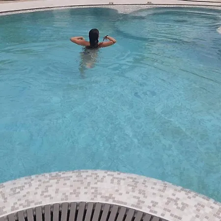 Europa And Restaurant ゲストハウス 4*