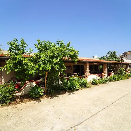 Europa And Restaurant ゲストハウス 4*