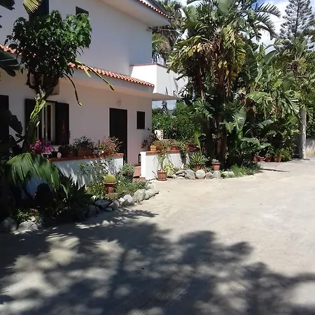 Konukevi Europa And Restaurant Capo Vaticano