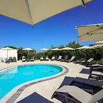 בית הארחה Europa And Restaurant 4*
