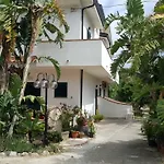 בית הארחה Europa And Restaurant 4*