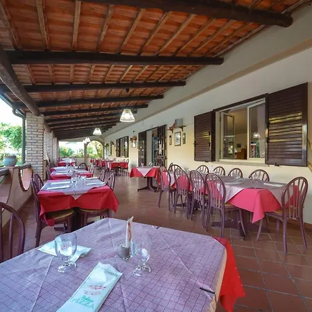 Europa And Restaurant Penzion 4*